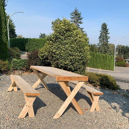 Mountain Retreat 3 Bedroom Garden House Near Heritage Park, Coliseum , Hwy 1, Fishing, Cultus Lake Чилиуак Екстериор снимка