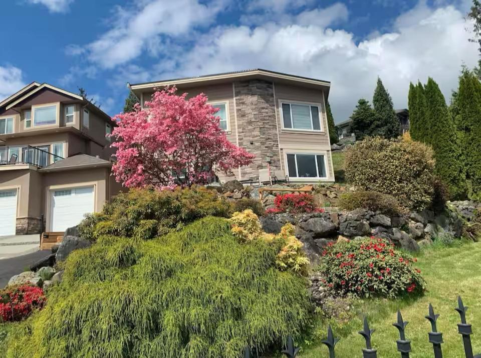 Mountain Retreat 3 Bedroom Garden House Near Heritage Park, Coliseum , Hwy 1, Fishing, Cultus Lake Чилиуак Екстериор снимка